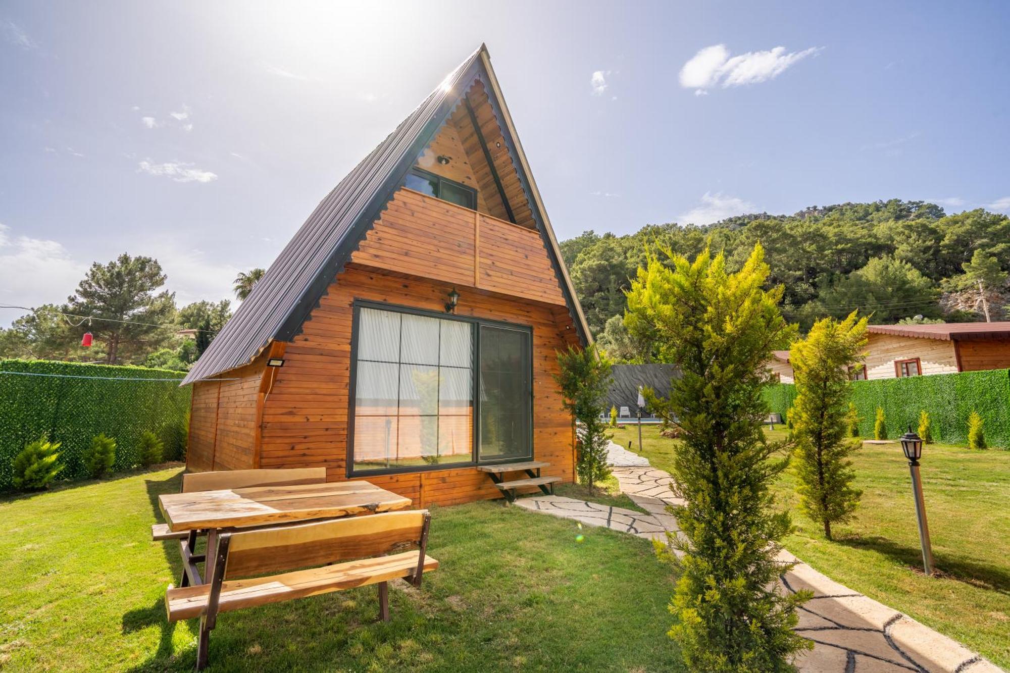 Karaoez Sapphire Bungalows Kumluca Esterno foto