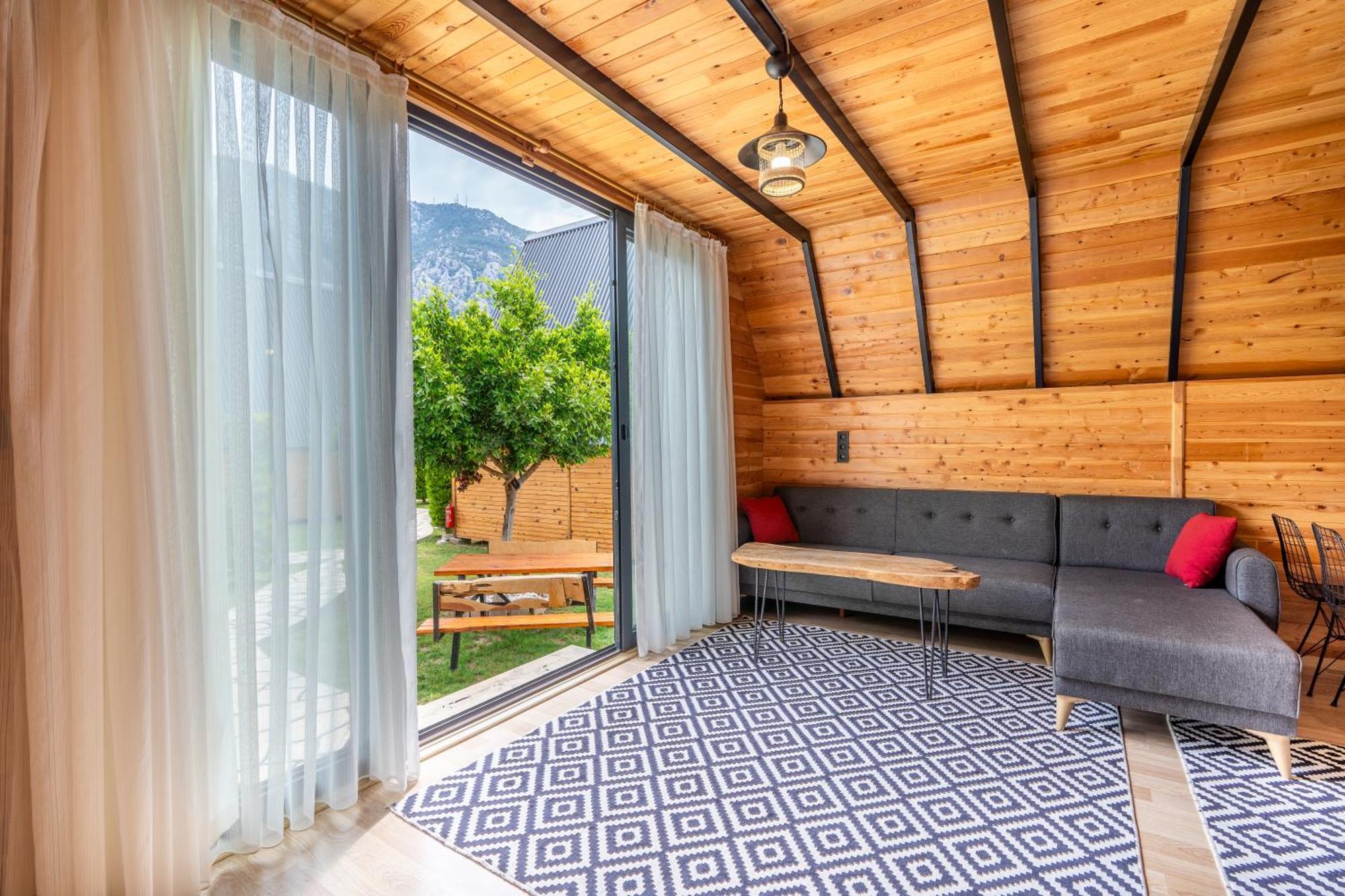 Karaoez Sapphire Bungalows Kumluca Esterno foto