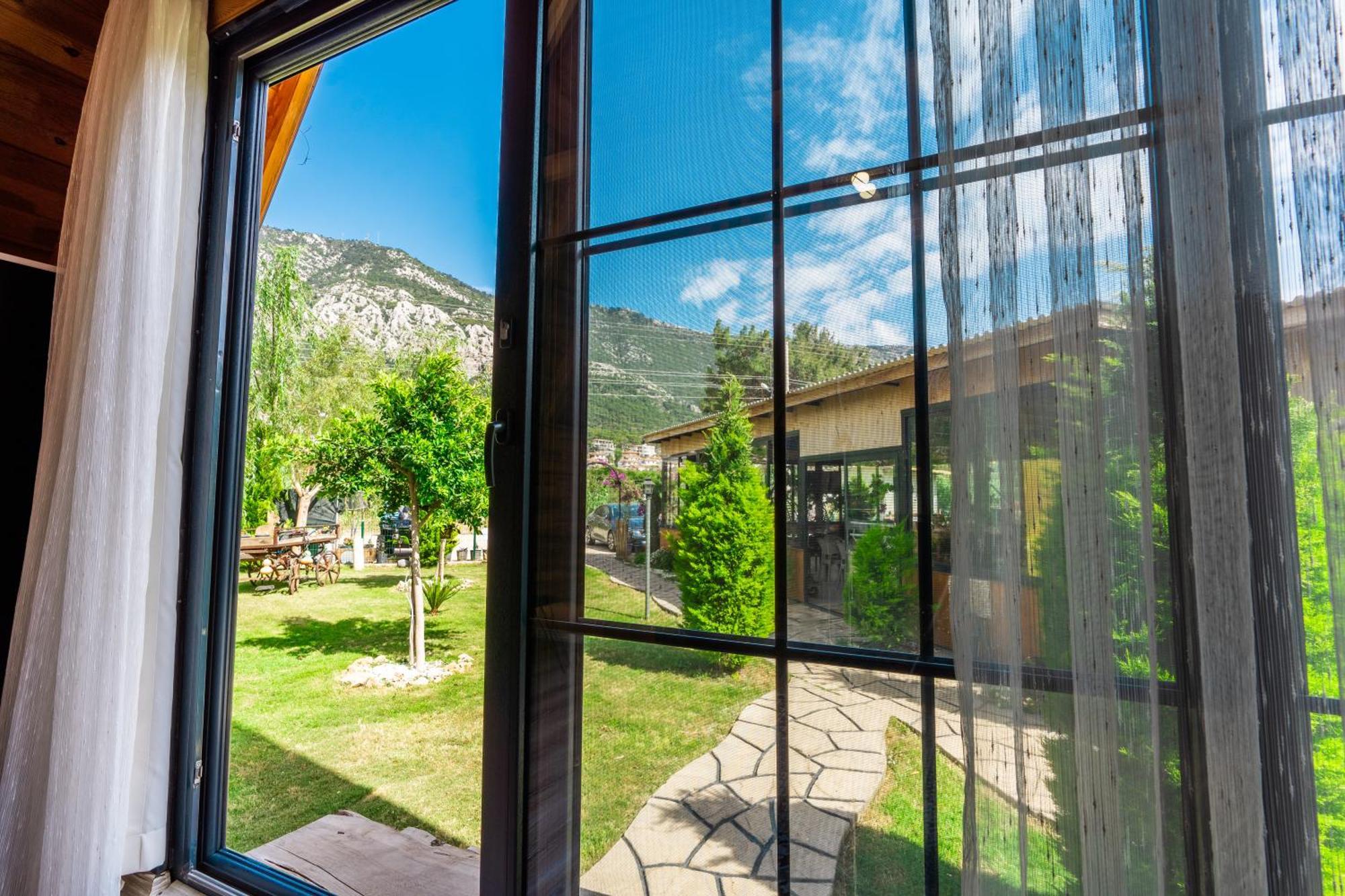 Karaoez Sapphire Bungalows Kumluca Esterno foto